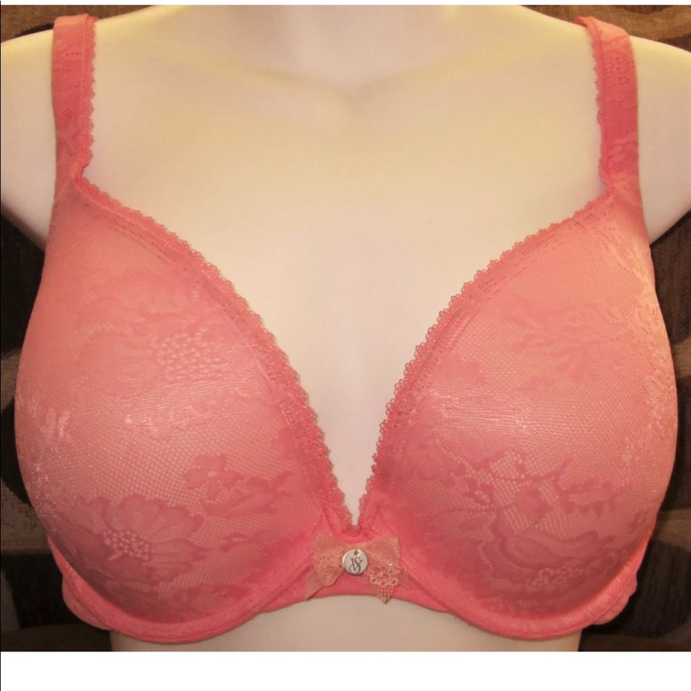 BODY BY VICTORIA 38D